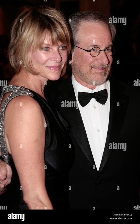 kate capshaw hot pics|840 Steven Spielberg And Wife Kate Capshaw Stock。